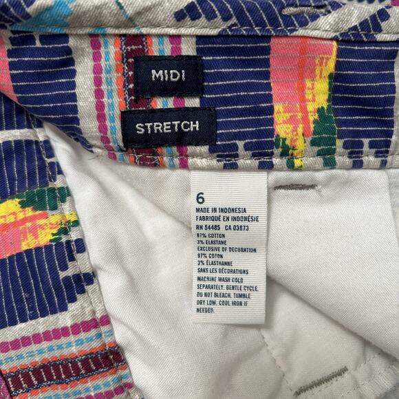 American Eagle Midi Shorts Aztec Tribal Rainbow Cuffed Stretch Shorts Size 6 - Picture 6 of 6